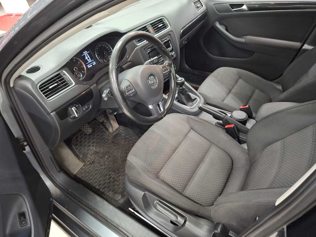Volkswagen Jetta 2011 Harmaa