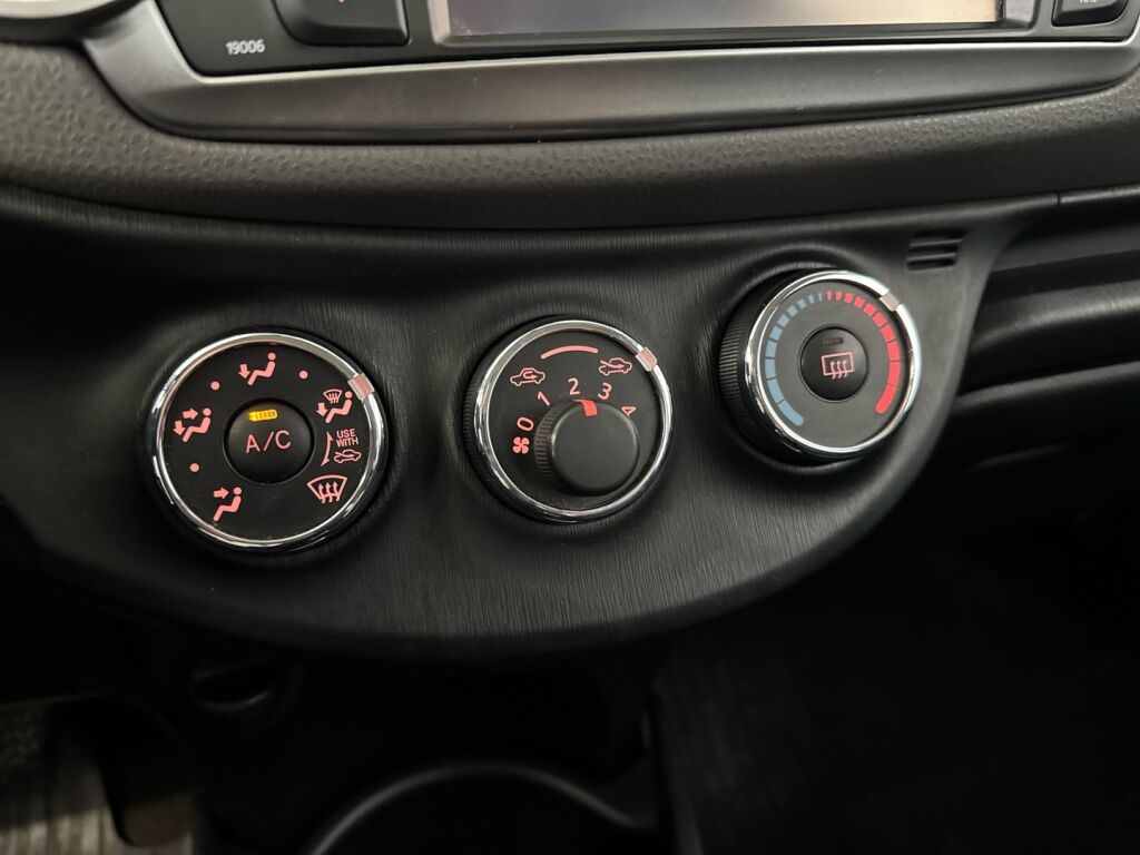 Toyota Yaris 2012 Harmaa