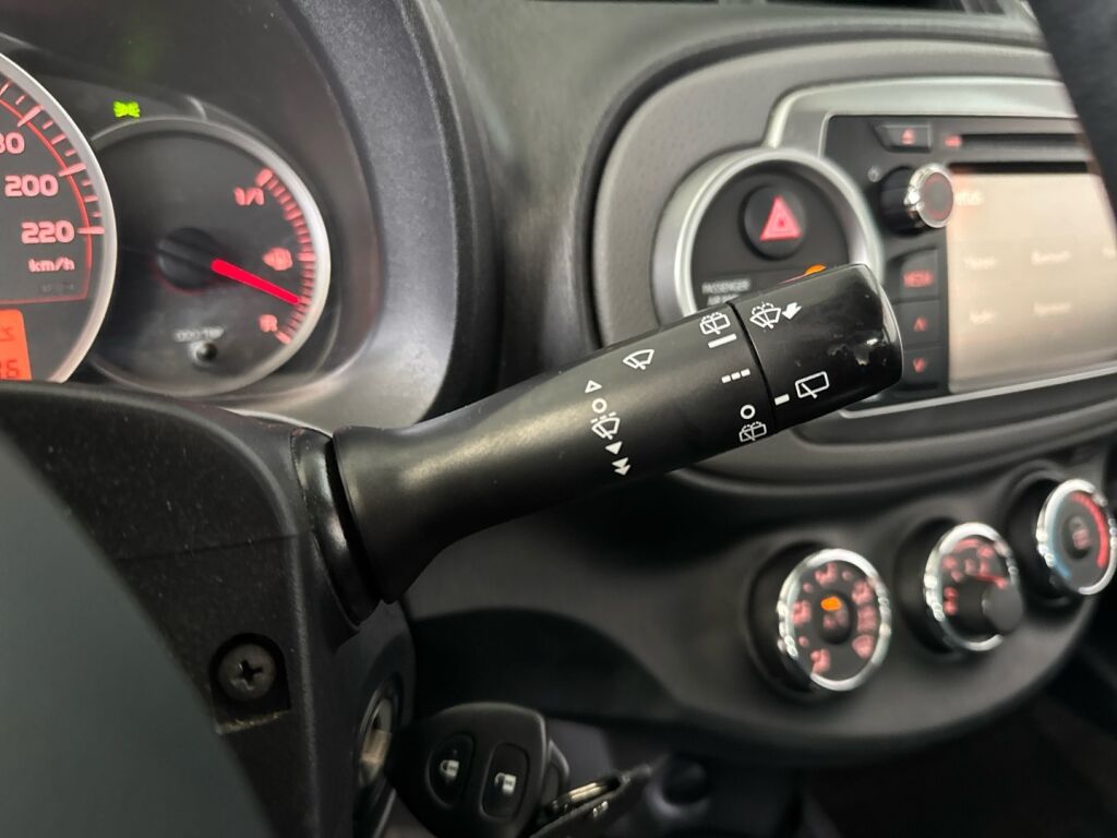 Toyota Yaris 2012 Harmaa