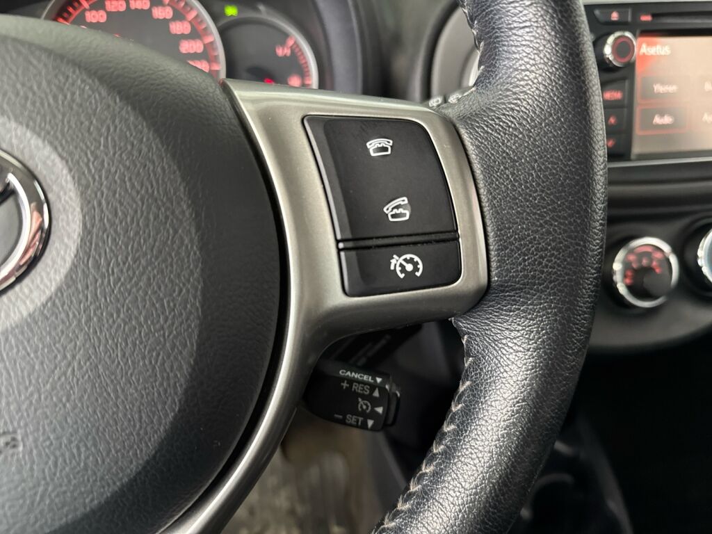 Toyota Yaris 2012 Harmaa