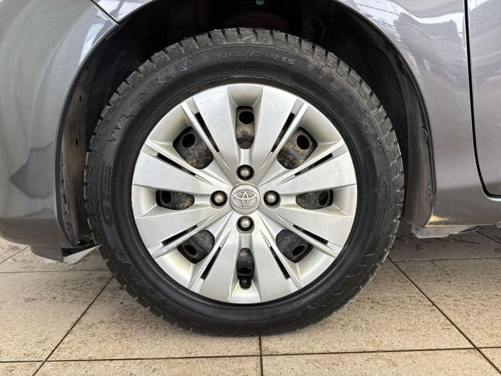Toyota Yaris 2012 Harmaa