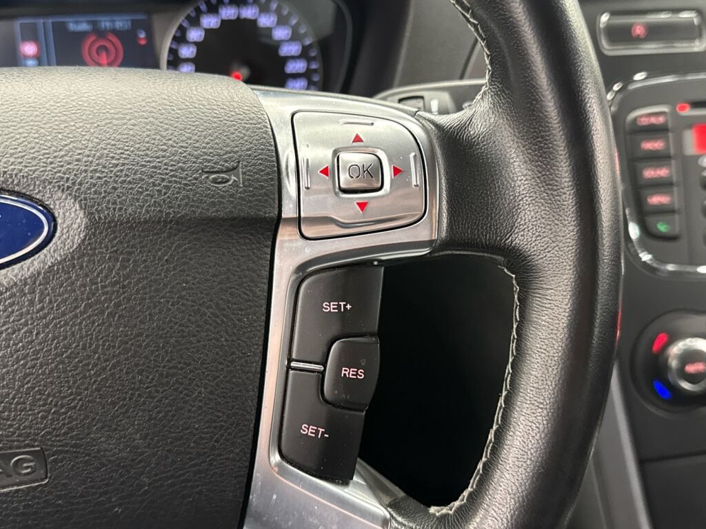 Ford Mondeo 2011 Musta