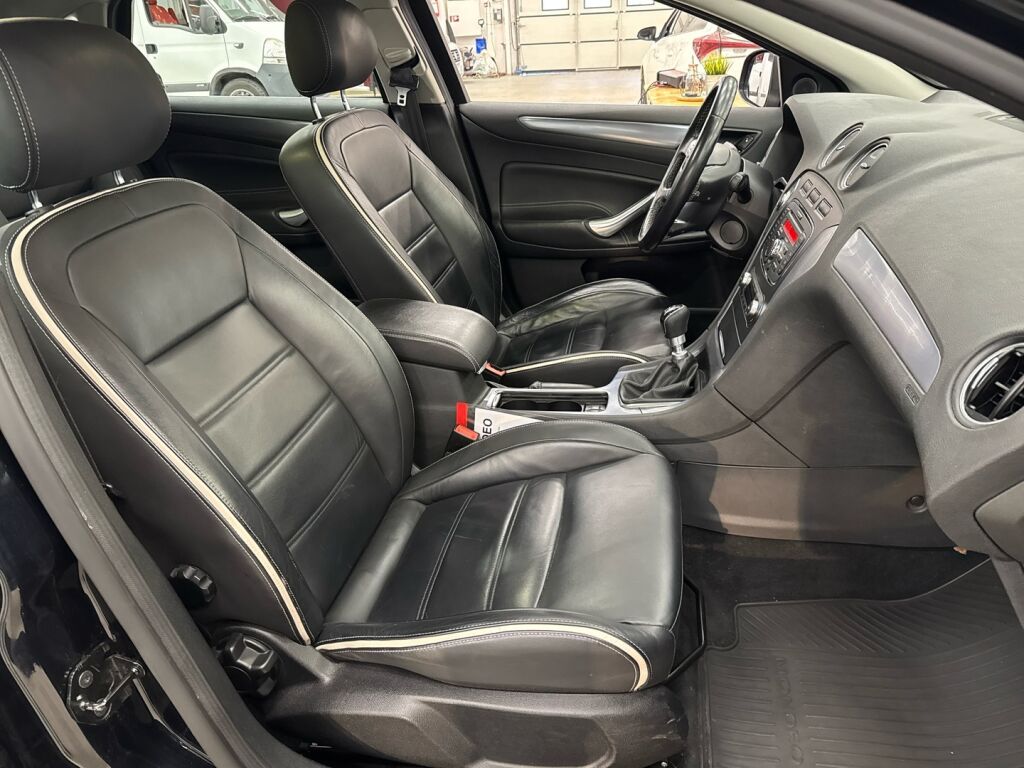 Ford Mondeo 2011 Musta