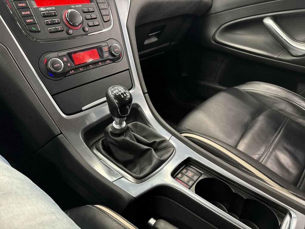 Ford Mondeo 2011 Musta