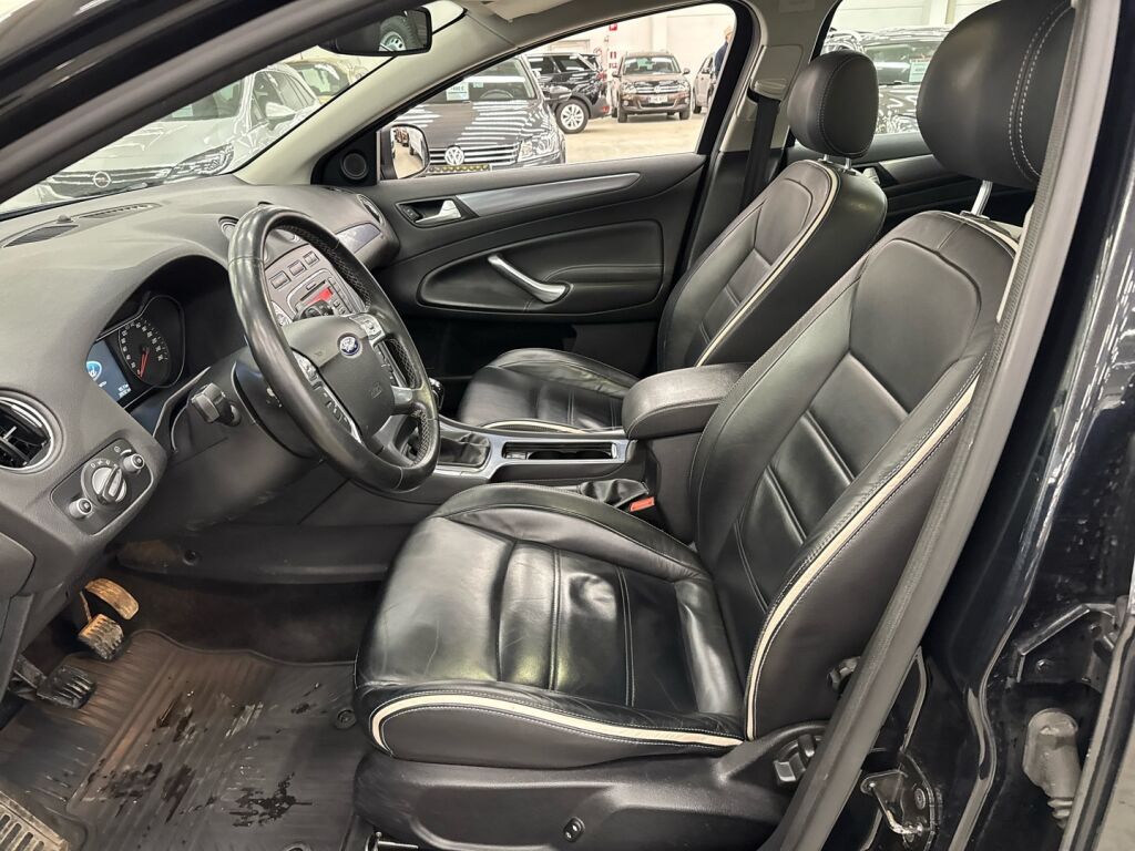 Ford Mondeo 2011 Musta