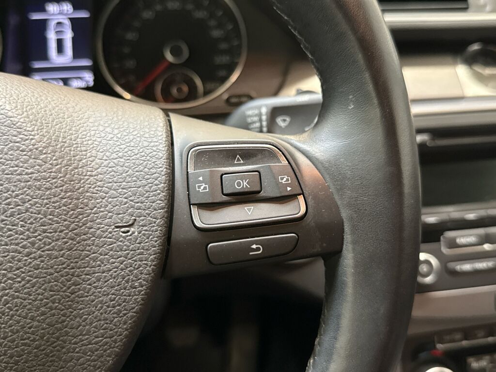 Volkswagen Passat 2011 Harmaa