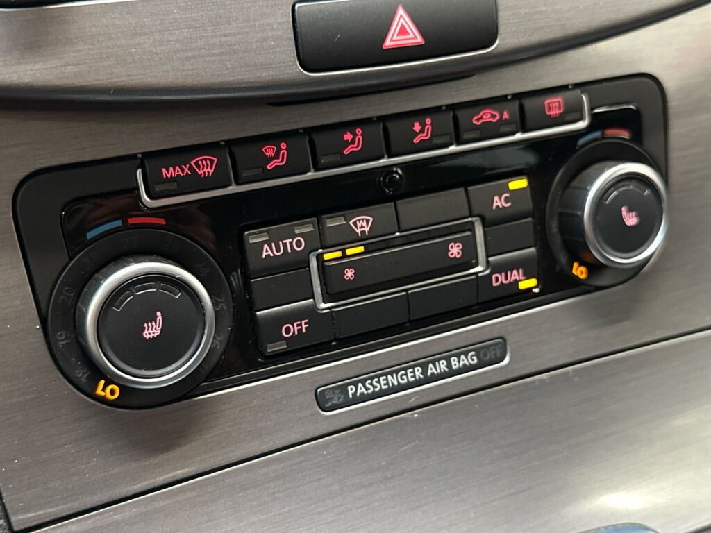 Volkswagen Passat 2011 Harmaa