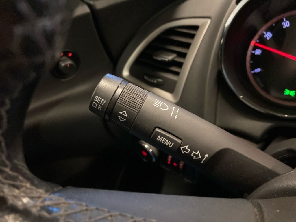 Opel Astra 2012 Punainen