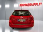 Opel Astra 2012 Punainen
