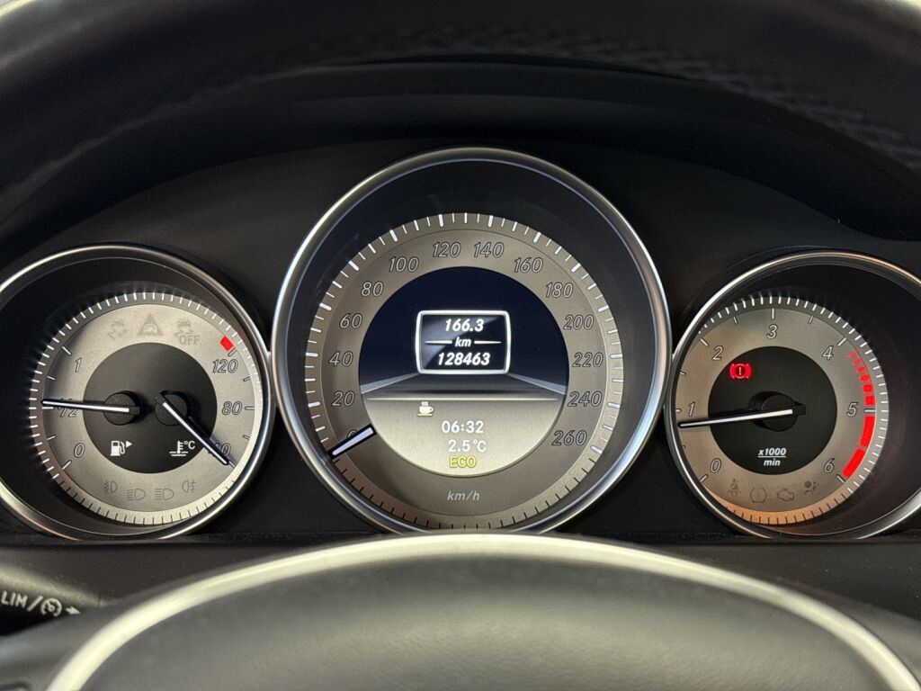 Mercedes-Benz C 2012 Harmaa