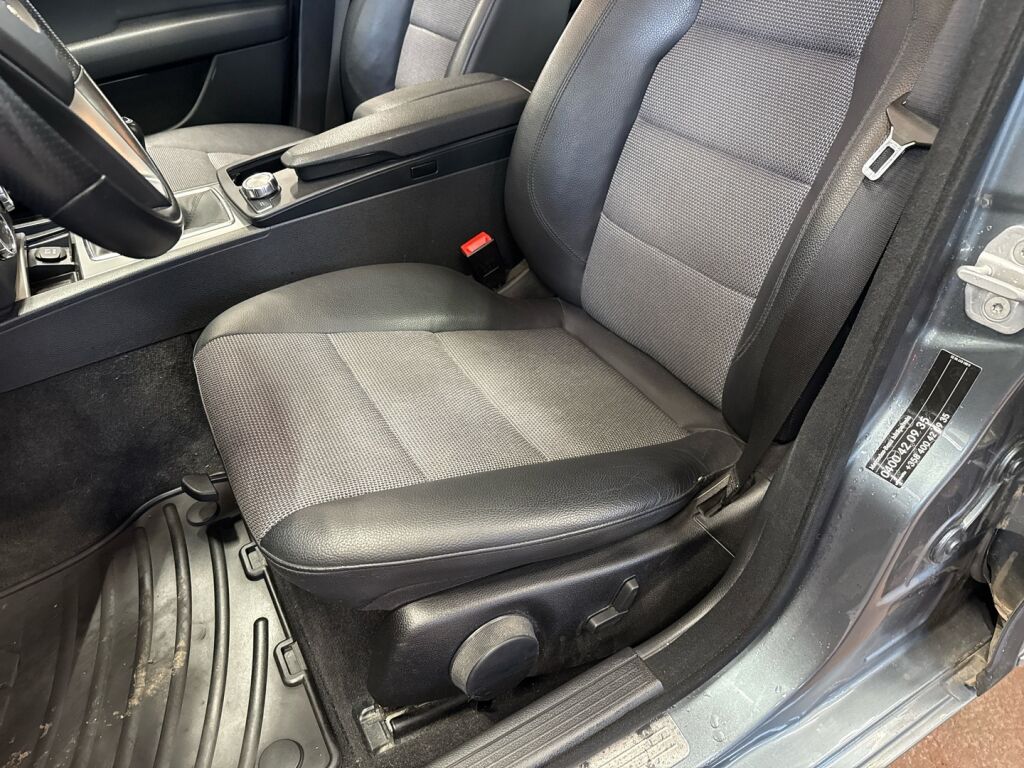 Mercedes-Benz C 2012 Harmaa