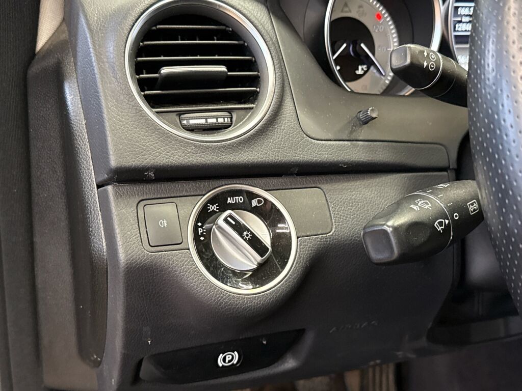 Mercedes-Benz C 2012 Harmaa