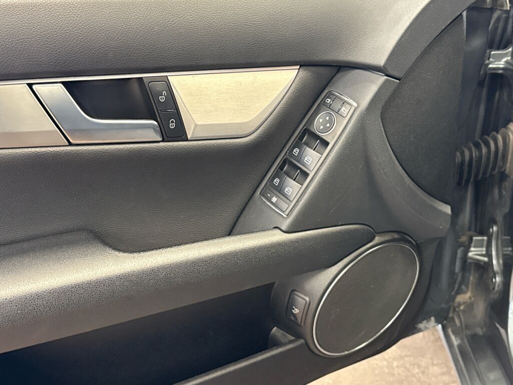 Mercedes-Benz C 2012 Harmaa