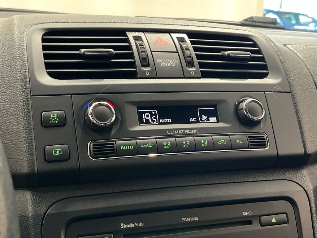 Skoda Fabia 2012 Punainen