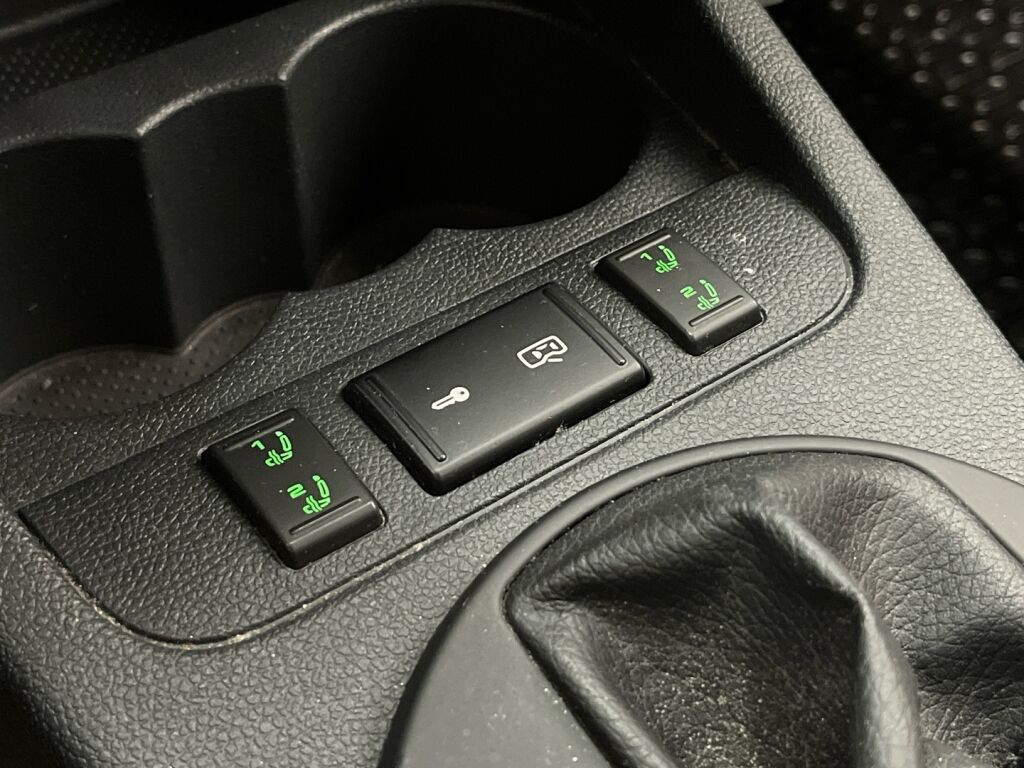 Skoda Fabia 2012 Punainen