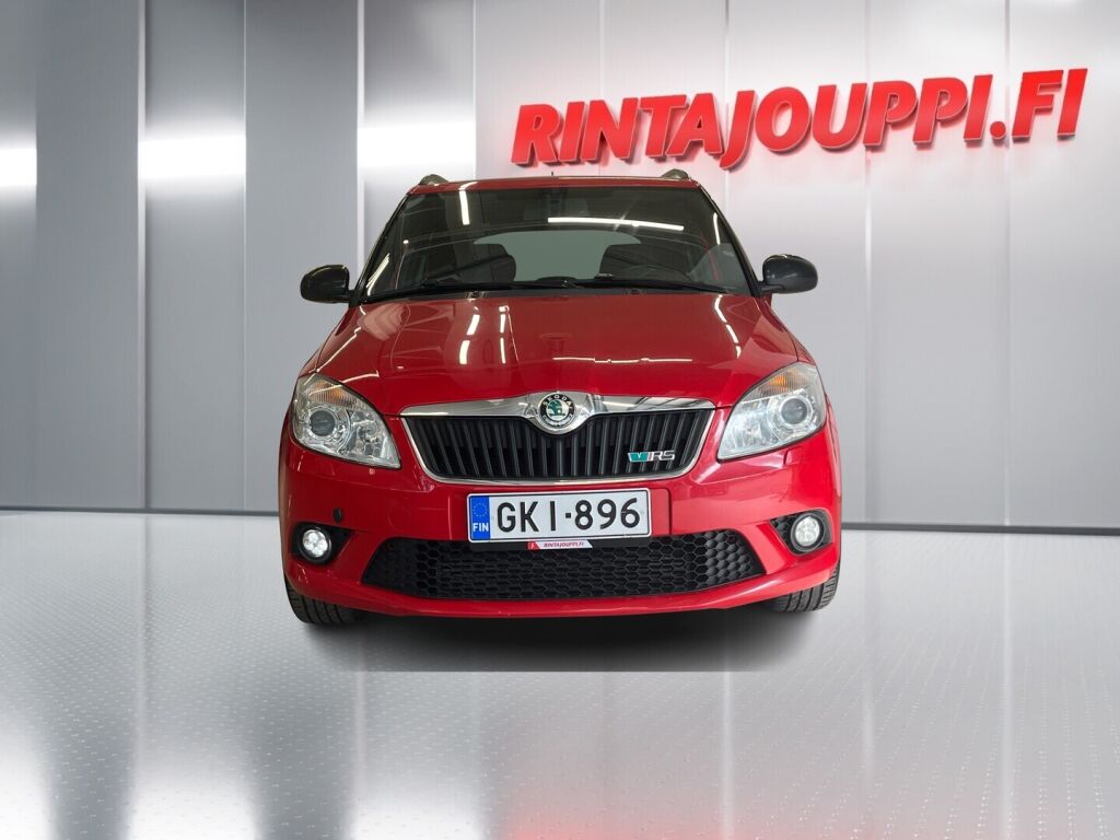 Skoda Fabia 2012 Punainen
