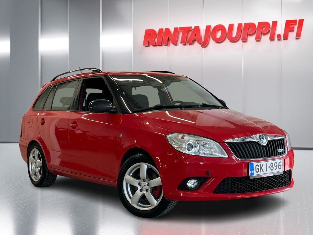 Skoda Fabia 2012 Punainen