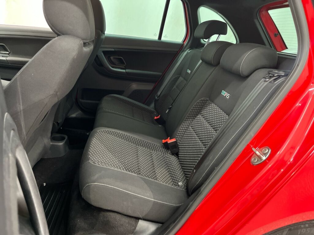 Skoda Fabia 2012 Punainen