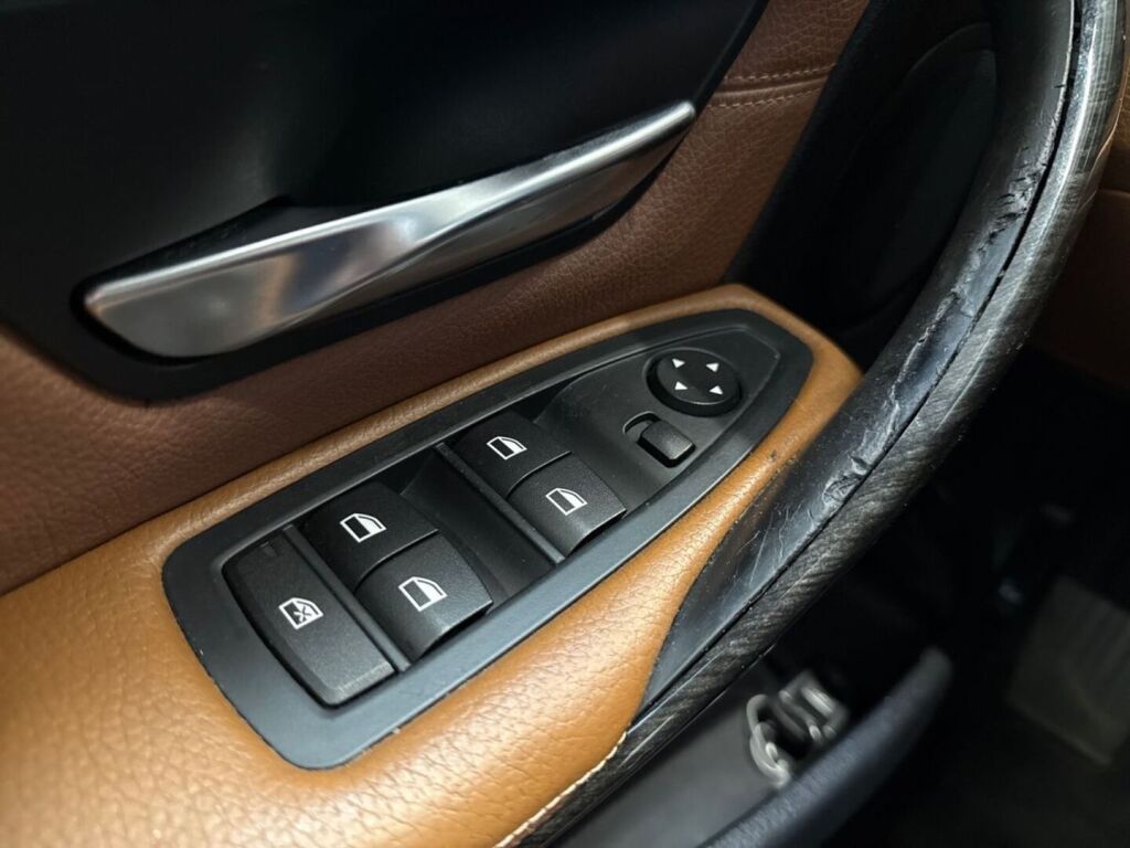 BMW 328 2012 Sininen