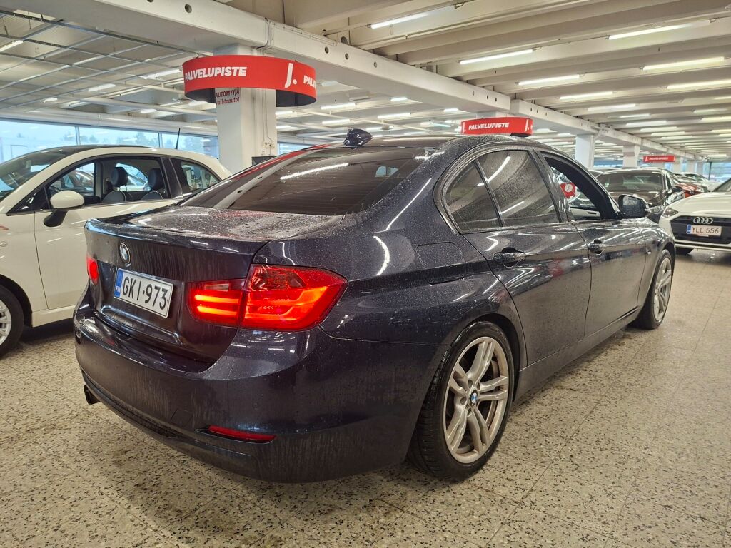 BMW 328 2012 Sininen