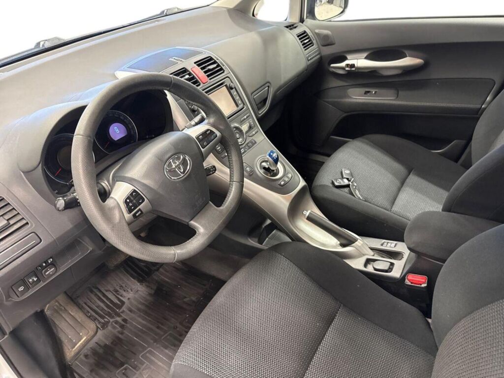 Toyota Auris 2012 Hopea