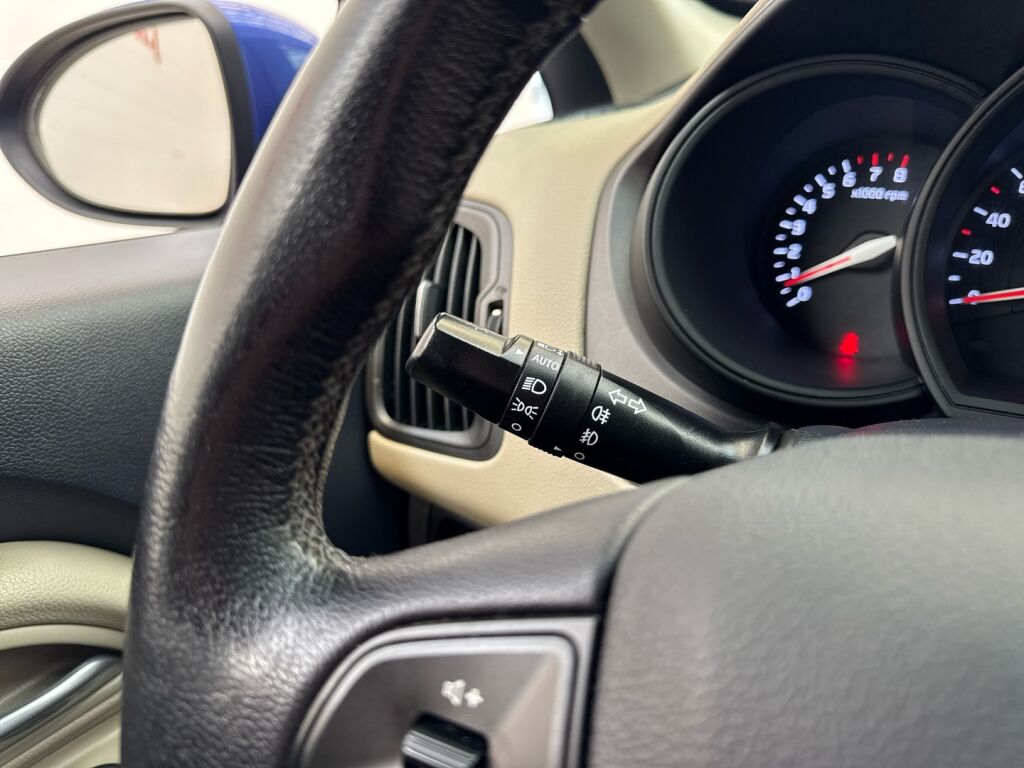 Kia Rio 2012 Sininen