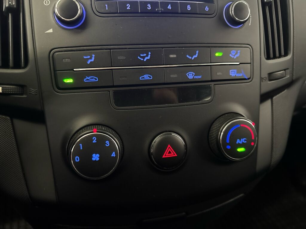 Hyundai i30 2012 Ruskea (beige)