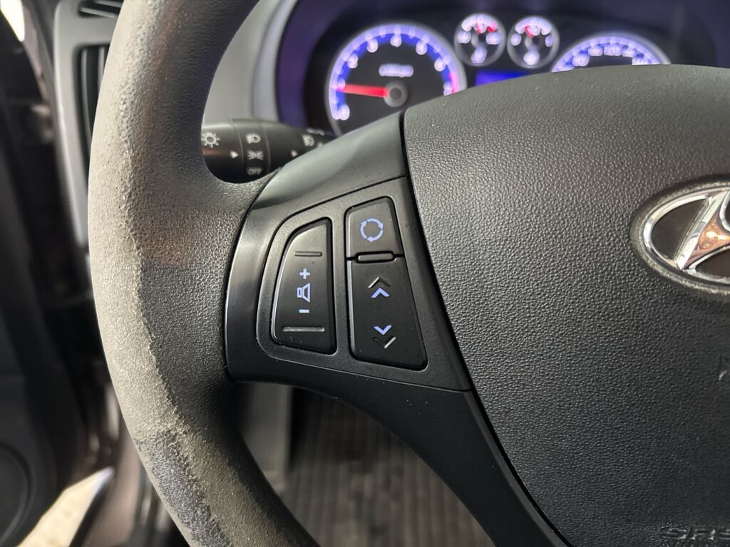 Hyundai i30 2012 Ruskea (beige)