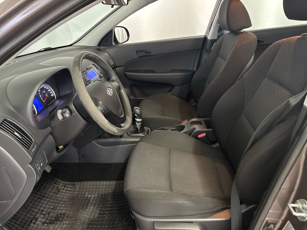 Hyundai i30 2012 Ruskea (beige)