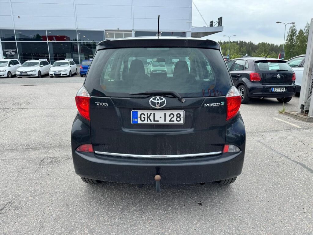 Toyota Verso-S 2012 Musta