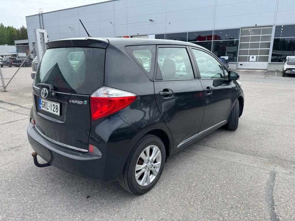 Toyota Verso-S 2012 Musta
