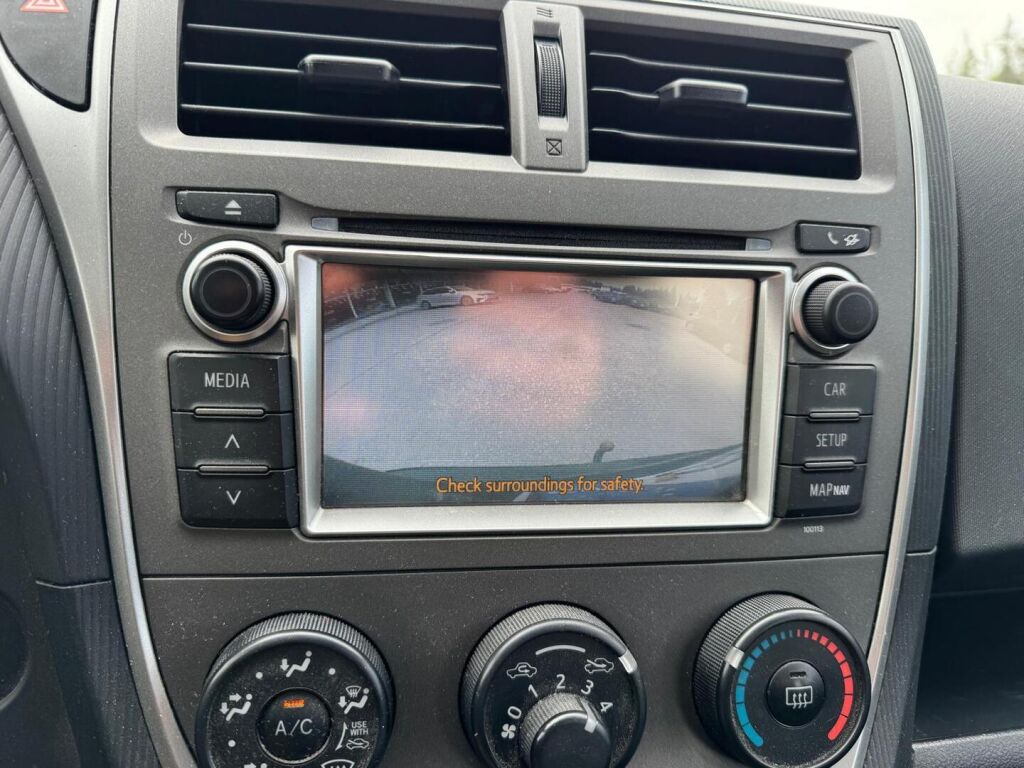 Toyota Verso-S 2012 Musta