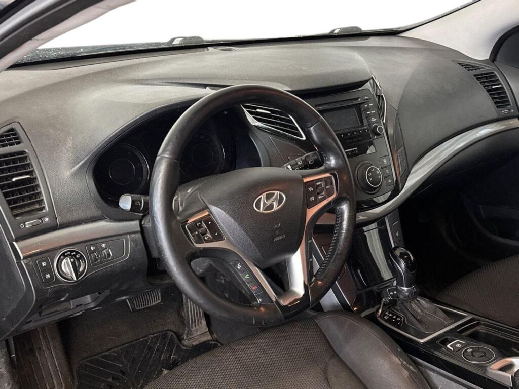 Hyundai i40 2012 Musta