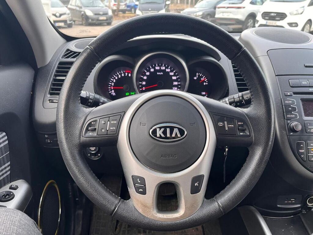 Kia Soul 2012 Musta