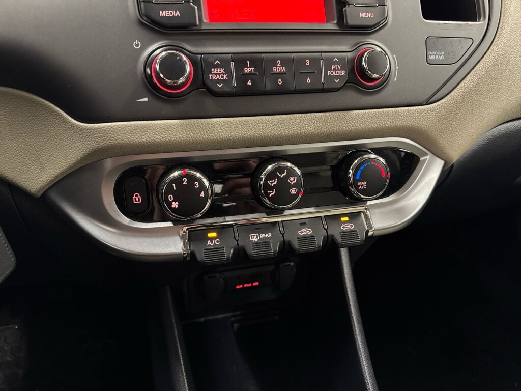 Kia Rio 2012 Ruskea (beige)