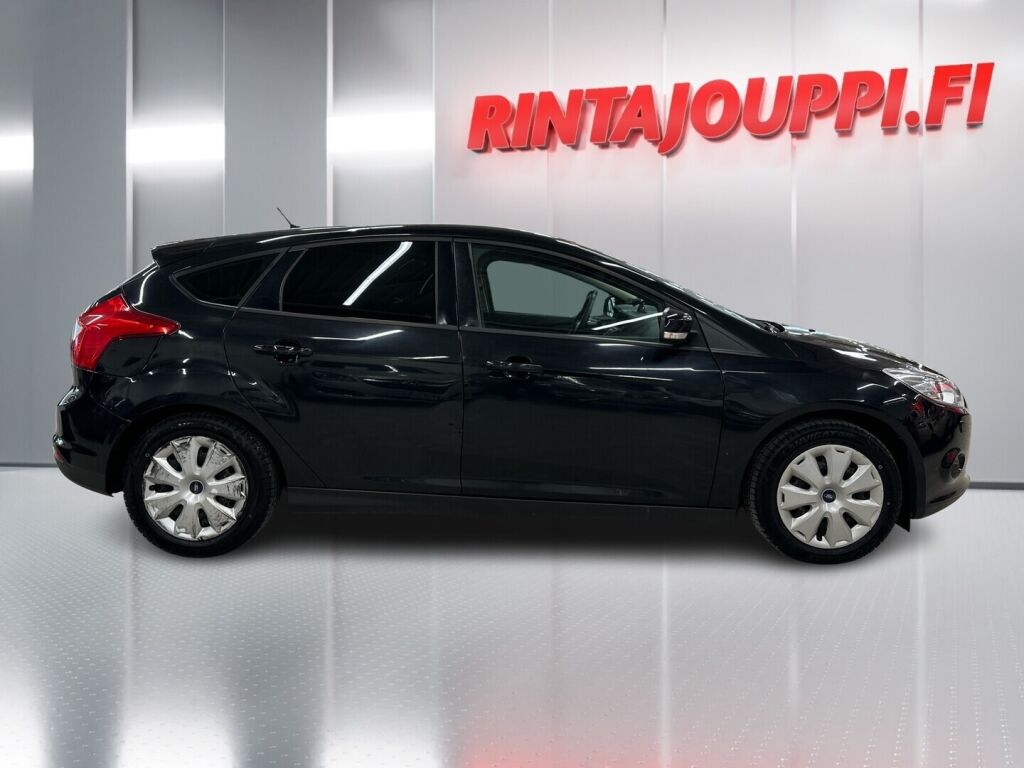 Ford Focus 2012 Musta