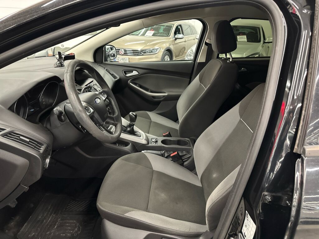 Ford Focus 2012 Musta