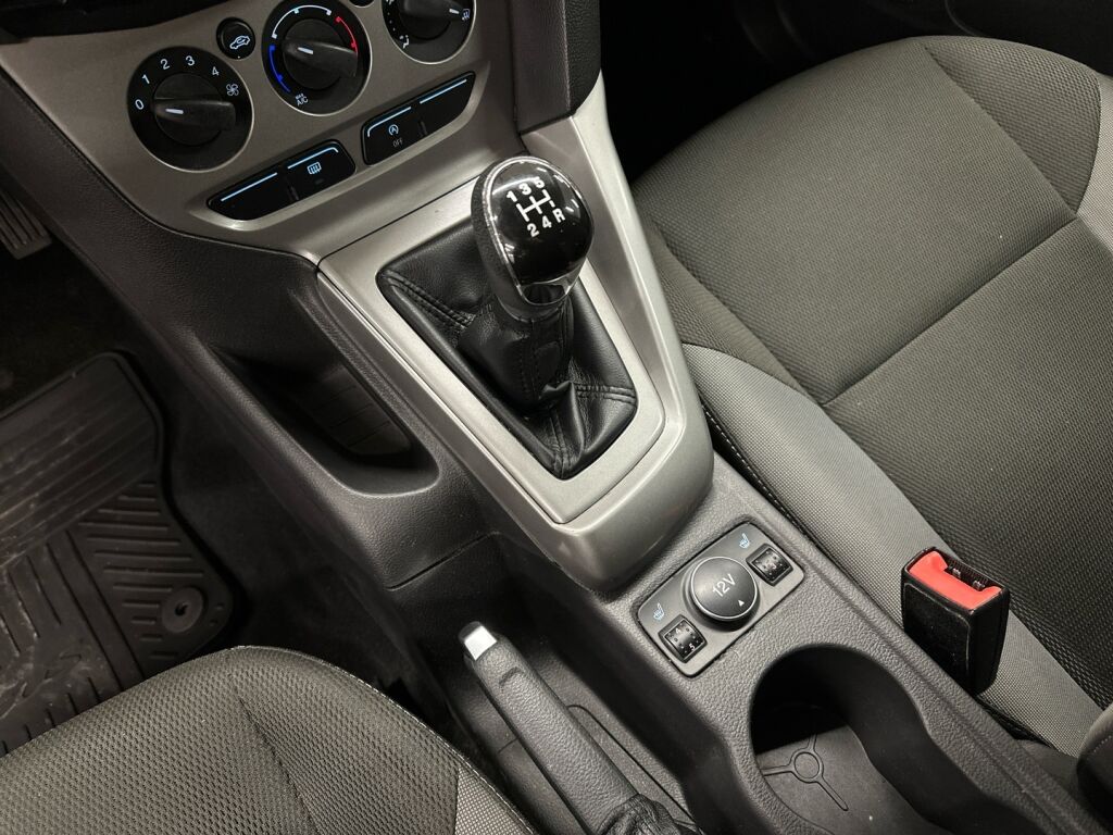 Ford Focus 2012 Musta