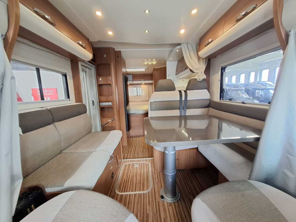 Adria Matrix Plus 650 SF 2013 Harmaa