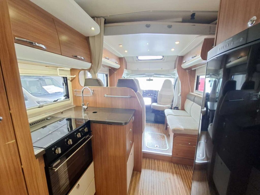 Adria Matrix Plus 650 SF 2013 Harmaa