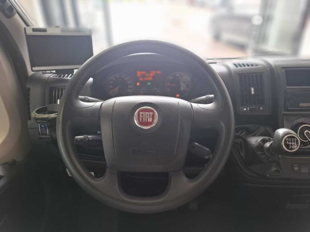 Adria Matrix Plus 650 SF 2013 Harmaa