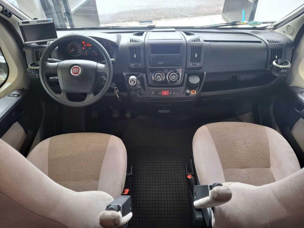 Adria Matrix Plus 650 SF 2013 Harmaa