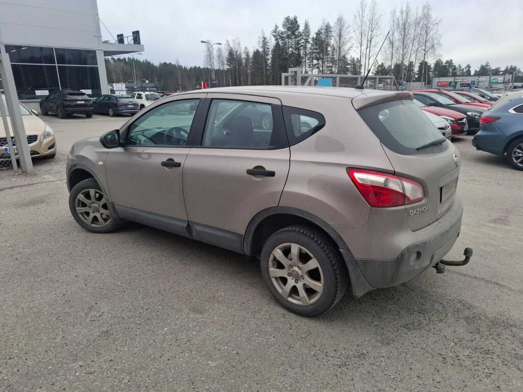 Nissan Qashqai 2012 Ruskea (beige)