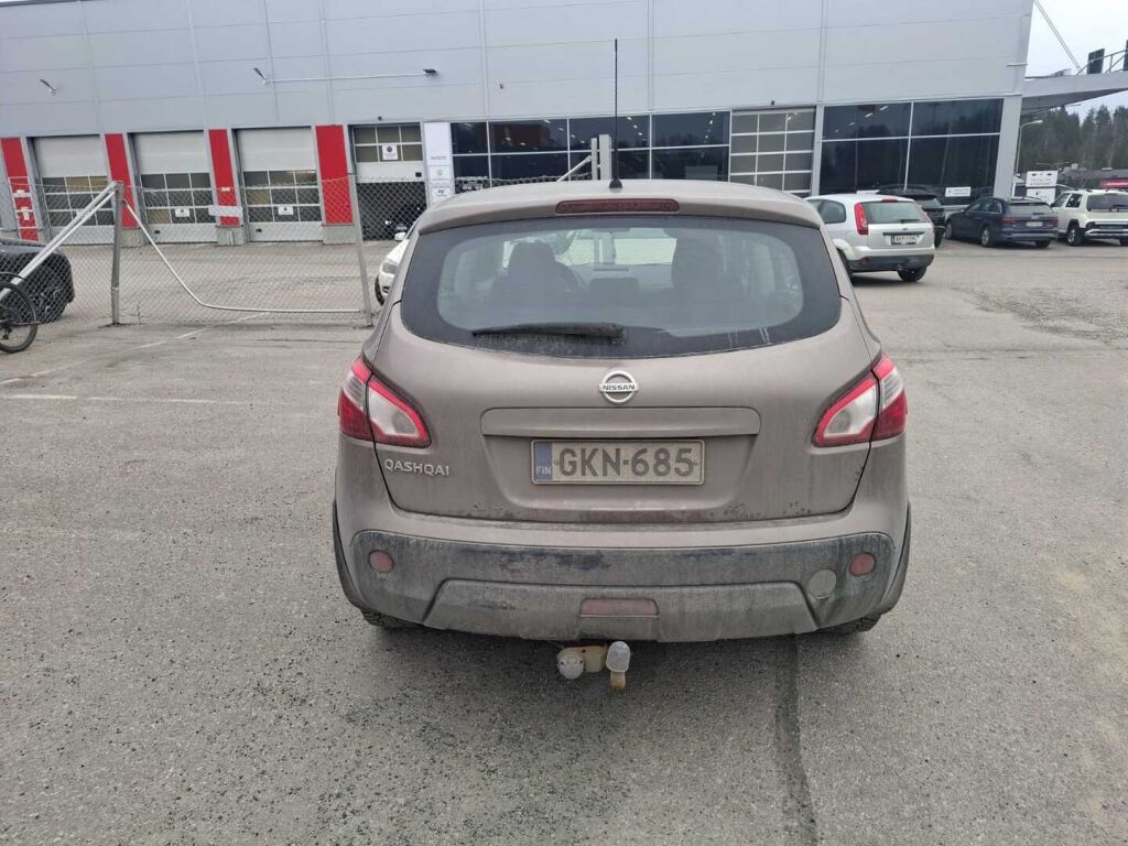 Nissan Qashqai 2012 Ruskea (beige)
