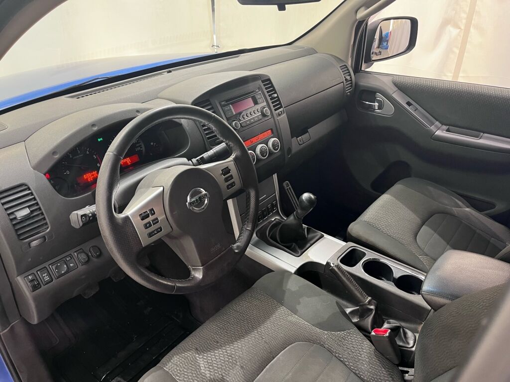 Nissan Navara 2012 Sininen