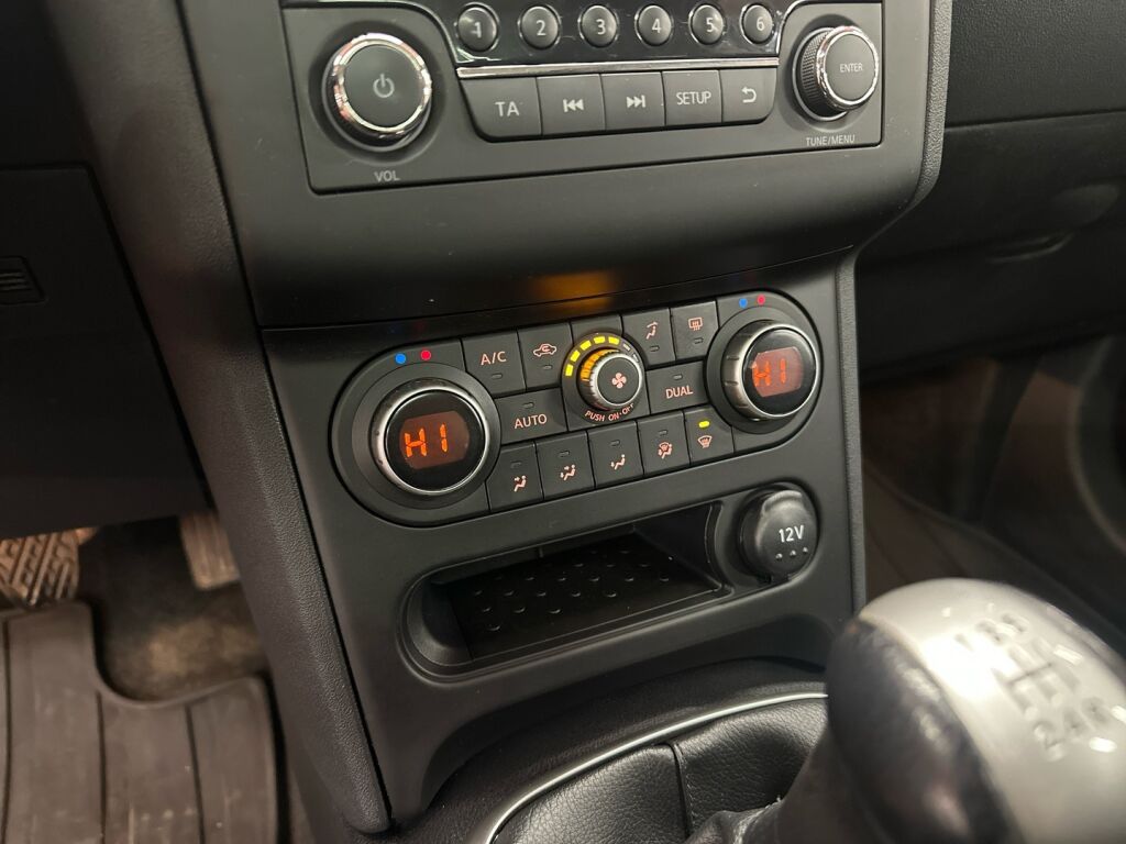 Nissan Qashqai+2 2013 Punainen