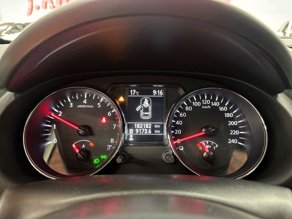 Nissan Qashqai+2 2013 Punainen