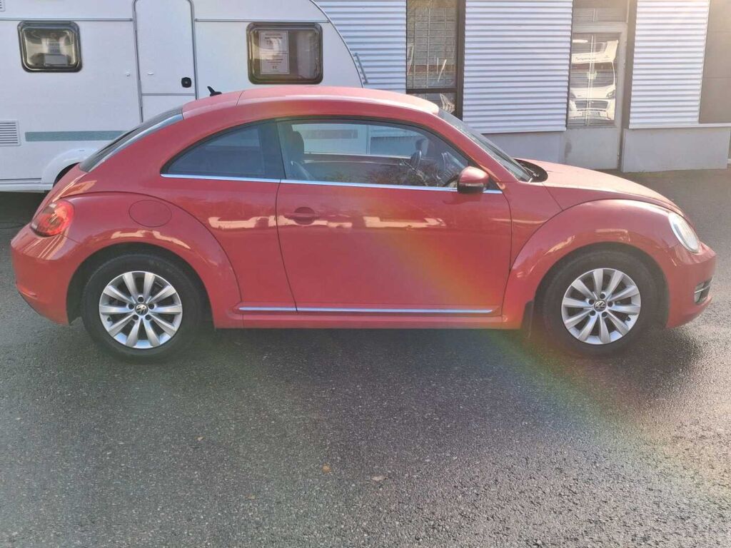Volkswagen Beetle 2012 Punainen