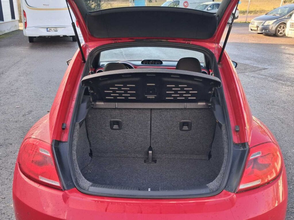 Volkswagen Beetle 2012 Punainen