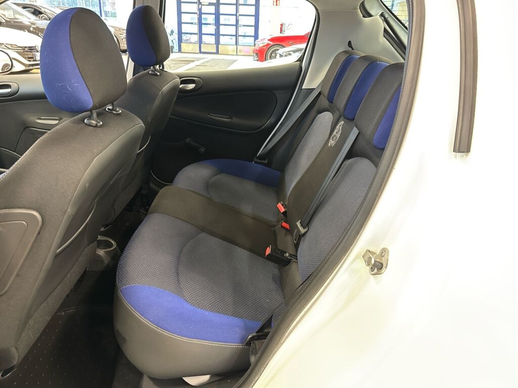 Peugeot 206+ 2012 Valkoinen